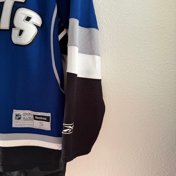 Tampa Bay Lighting Reebok BOLTS Hockey Jersey Fight Strap Size S Official - Picture 5 of 7